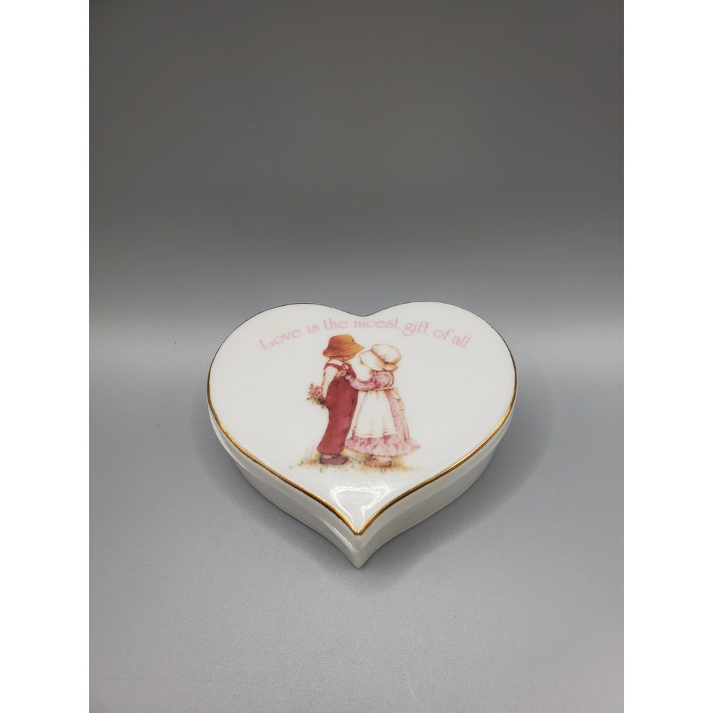 Vtg Holly Hobbie Heart Shaped Porcelain Trinket Box Love Is The Nicest Gift